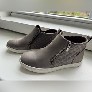 Steve Madden Bootie Sneakers Size 5